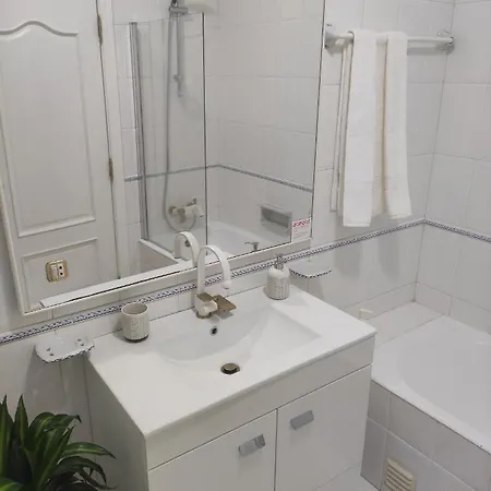 Апартаменты Marina, Av Tivoli Виламура
